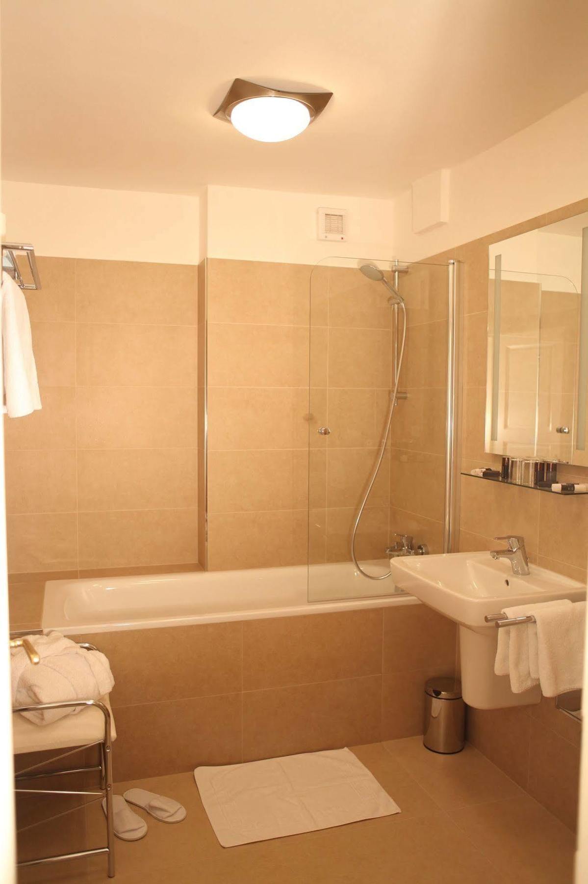 Pod Vezi Hotel