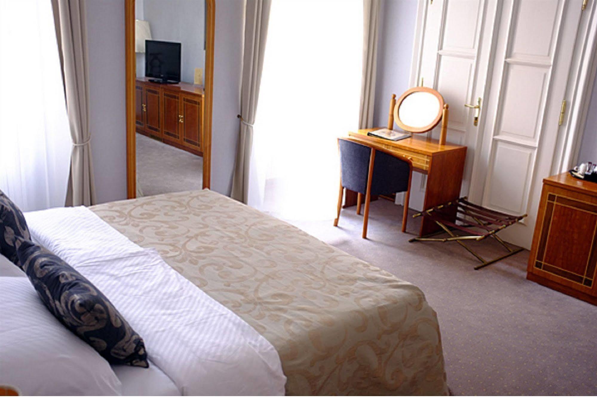 Pod Vezi Hotel 4*