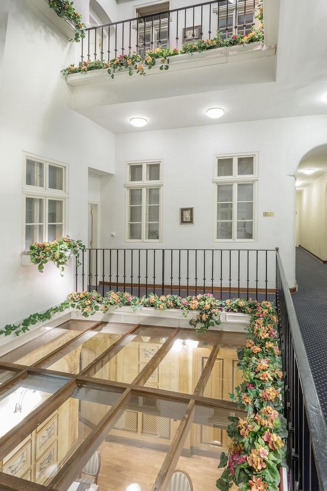 Hotel Pod Vezi Praga