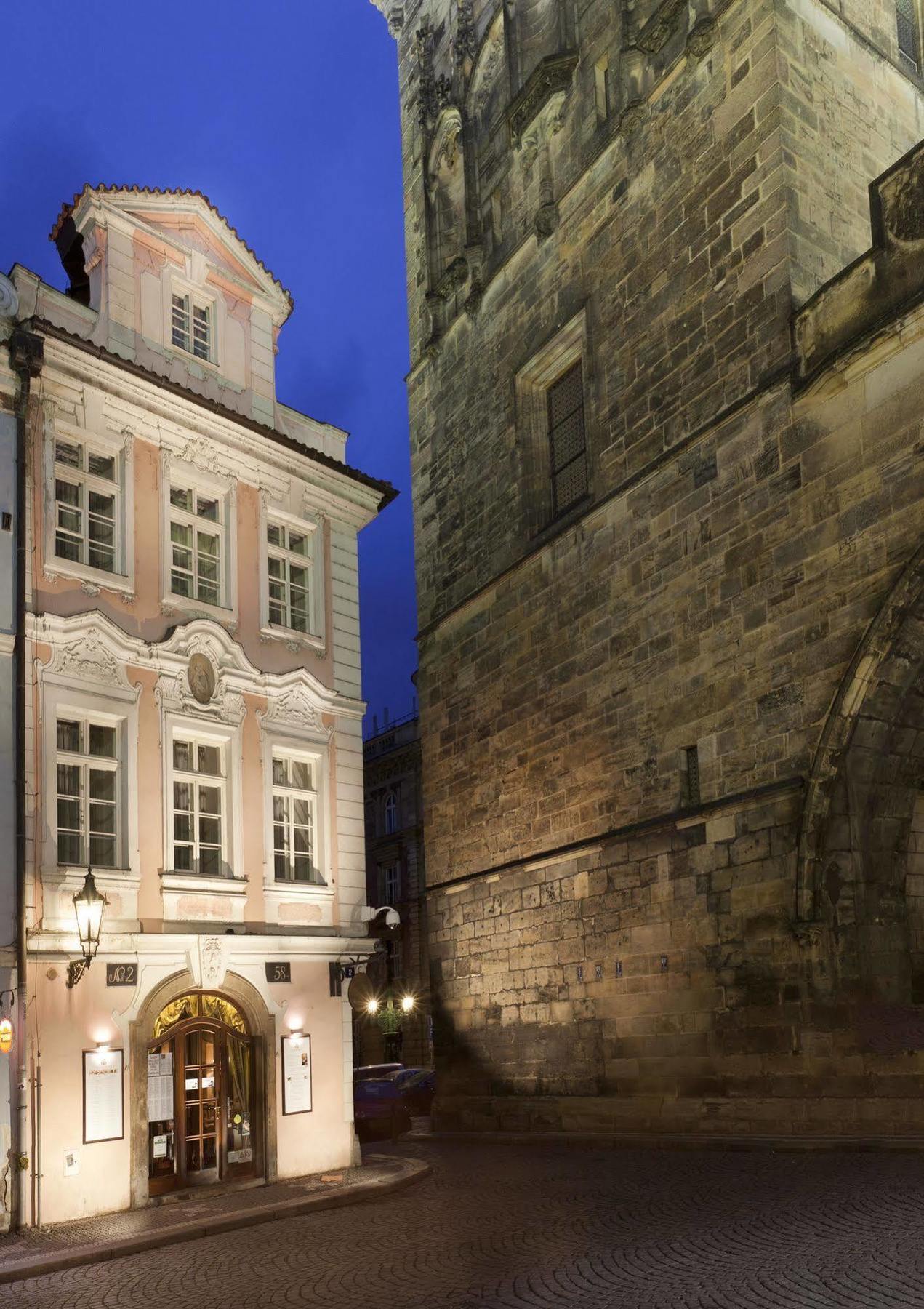 Pod Vezi Praga